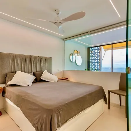 Brand New - Glass - Ocean Views Apartament