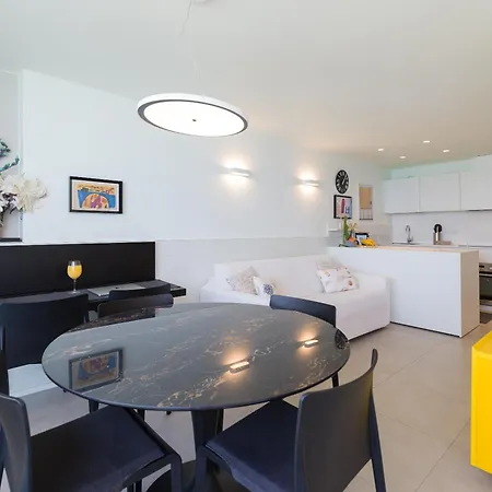 Oceanglass Apartments By Airnest باتالاباكا