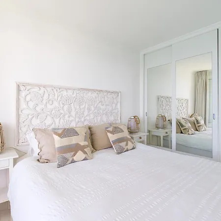 Oceanglass Apartments By Airnest *
